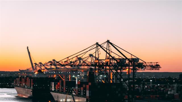 CONTAINER CRANES VADO LIGURE
